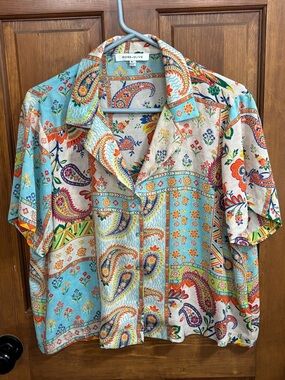 Rose & Olive Turquoise Multi-Color Paisley Short-Sleeve Button-Up Shirt
